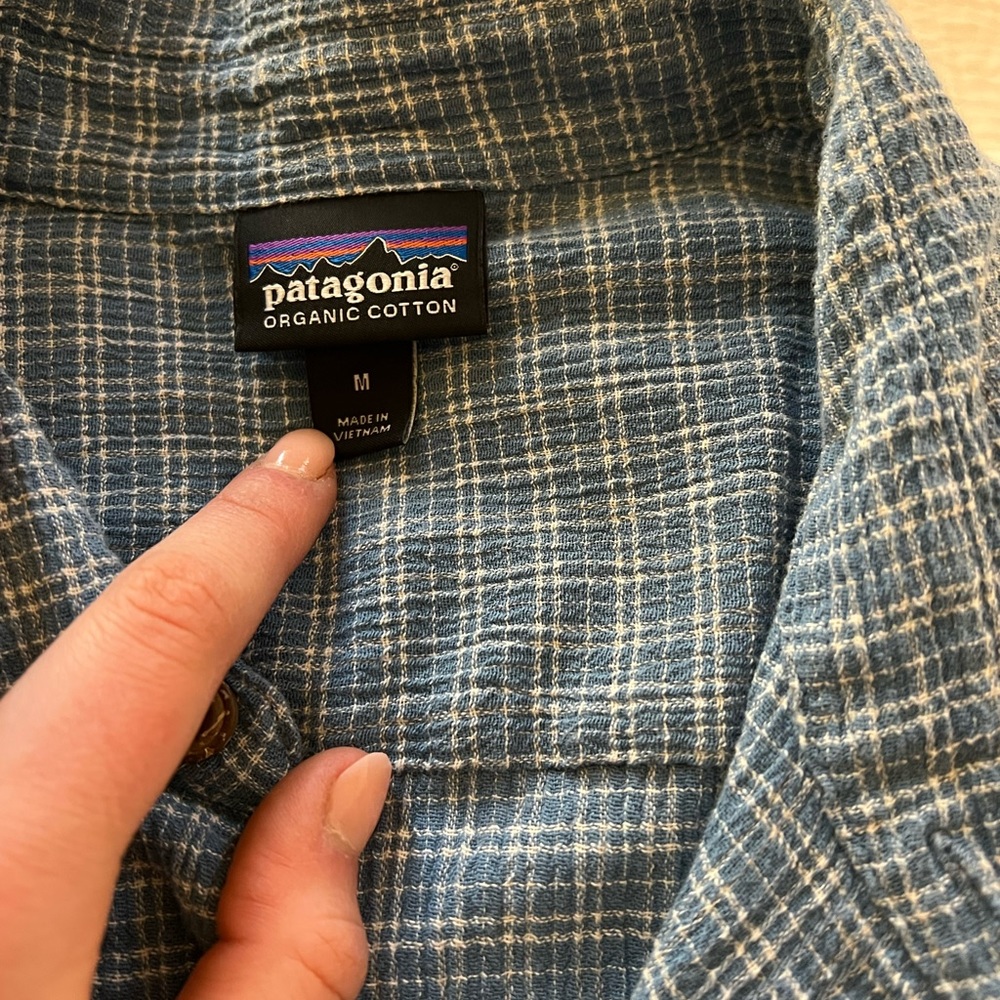 PERFECT CONDITION Patagonia Mens A/C Buttondown Shirt- Size M